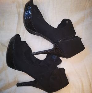 Kenneth Cole High Heels